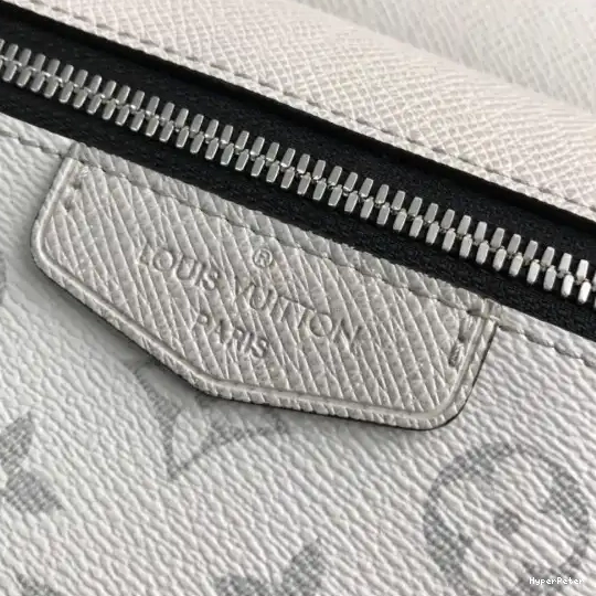 OUTDOOR LOUIS MESSENGER VUITTON 0604